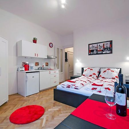 Parking, Ac, Wifi Flat Next To Andrassy Ave Apartment Budapest Room photo