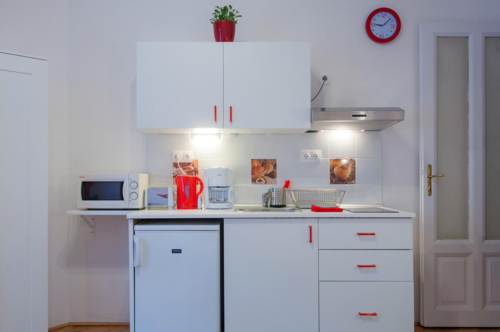 Parking, Ac, Wifi Flat Next To Andrassy Ave Apartment Budapest Room photo